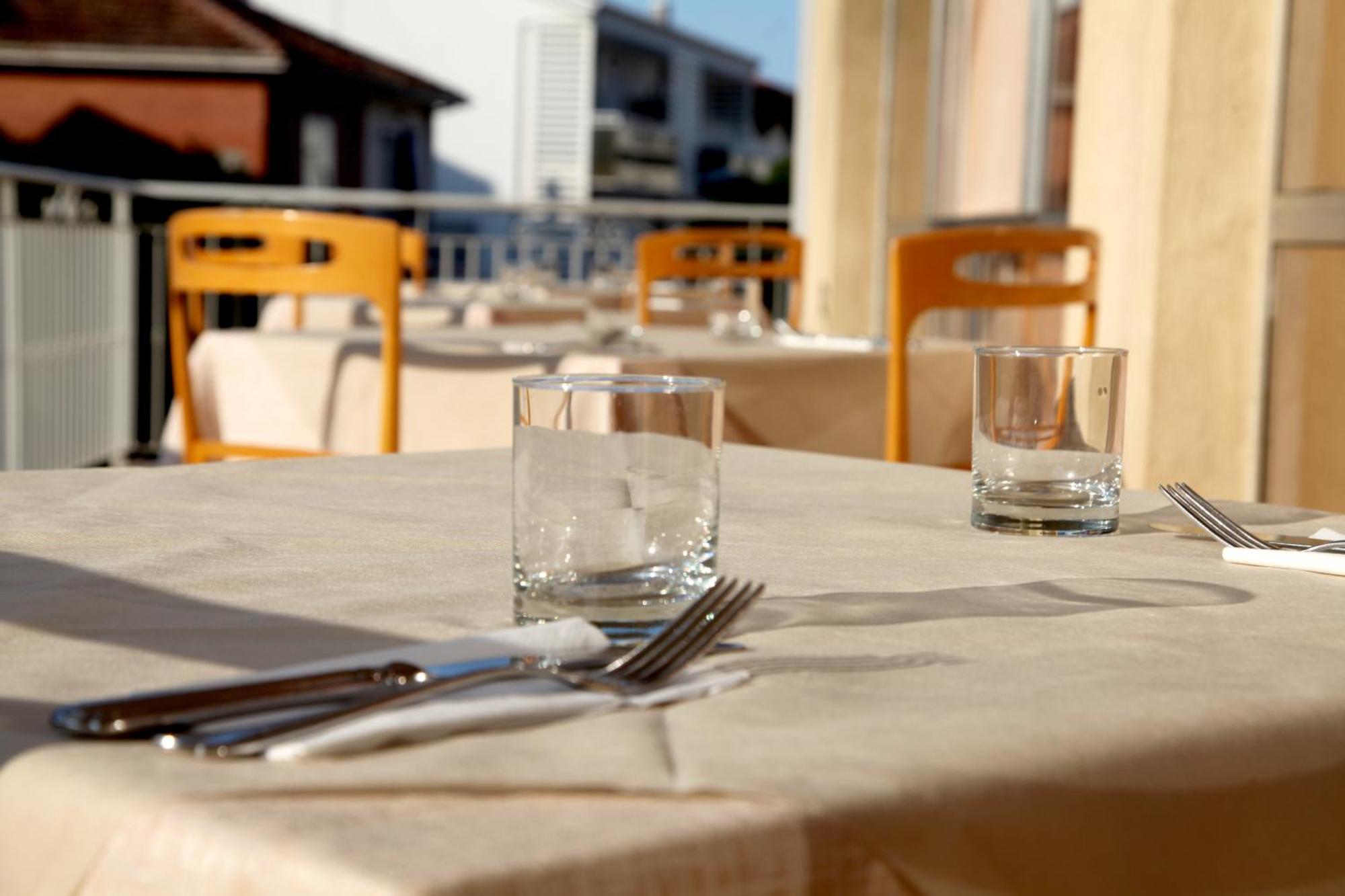 Hotel Alfa Anche In All Inclusive Rimini Ngoại thất bức ảnh