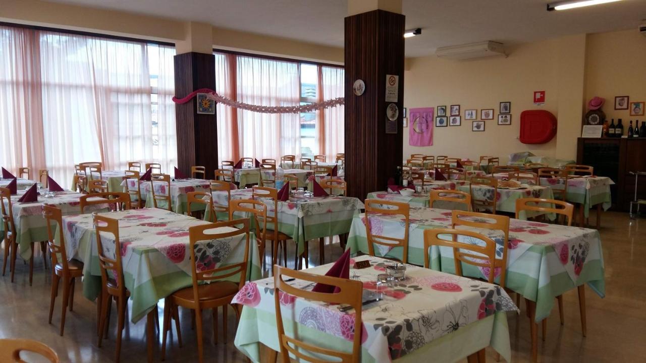 Hotel Alfa Anche In All Inclusive Rimini Ngoại thất bức ảnh